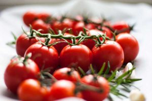Как сохранить помидоры свежими и защитить от фитофторы